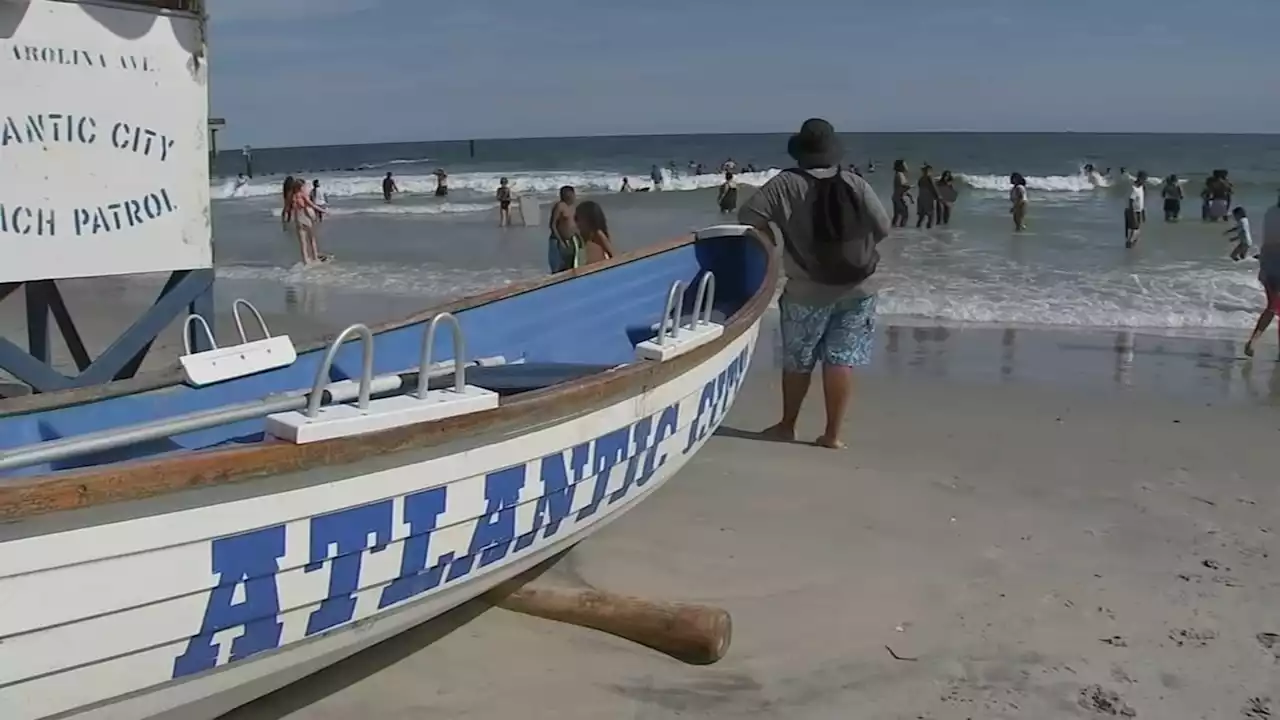 Crowds decend on Atlantic City for Labor Day weekend as end of summer nears