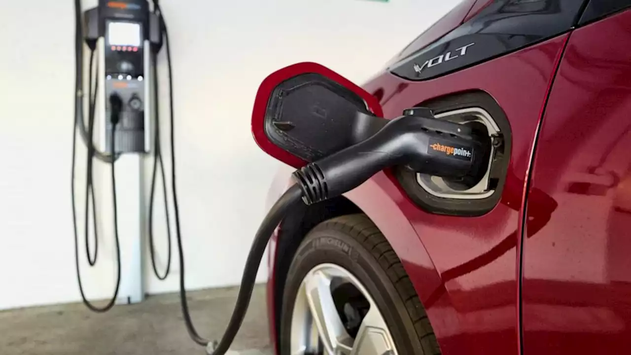 17 states weigh adopting California's electric car mandate