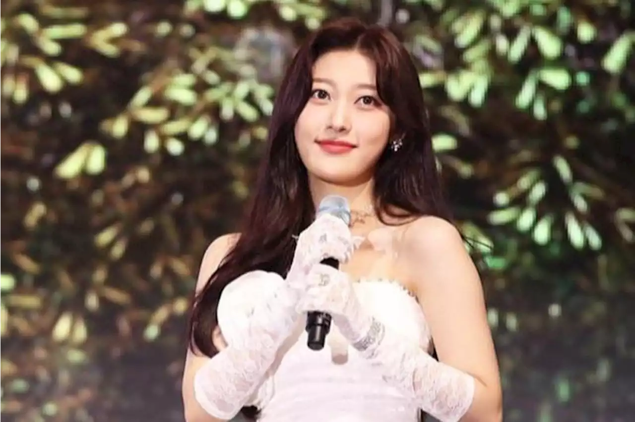 Choerry LOONA absen tur di Eropa karena masalah kesehatan