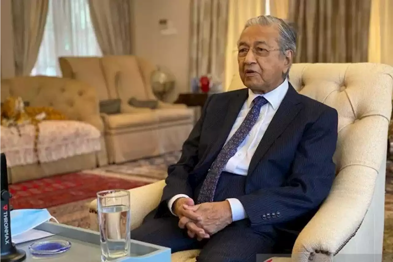 Mantan PM Malaysia Mahathir Mohamad pulang dari RS pasca-COVID