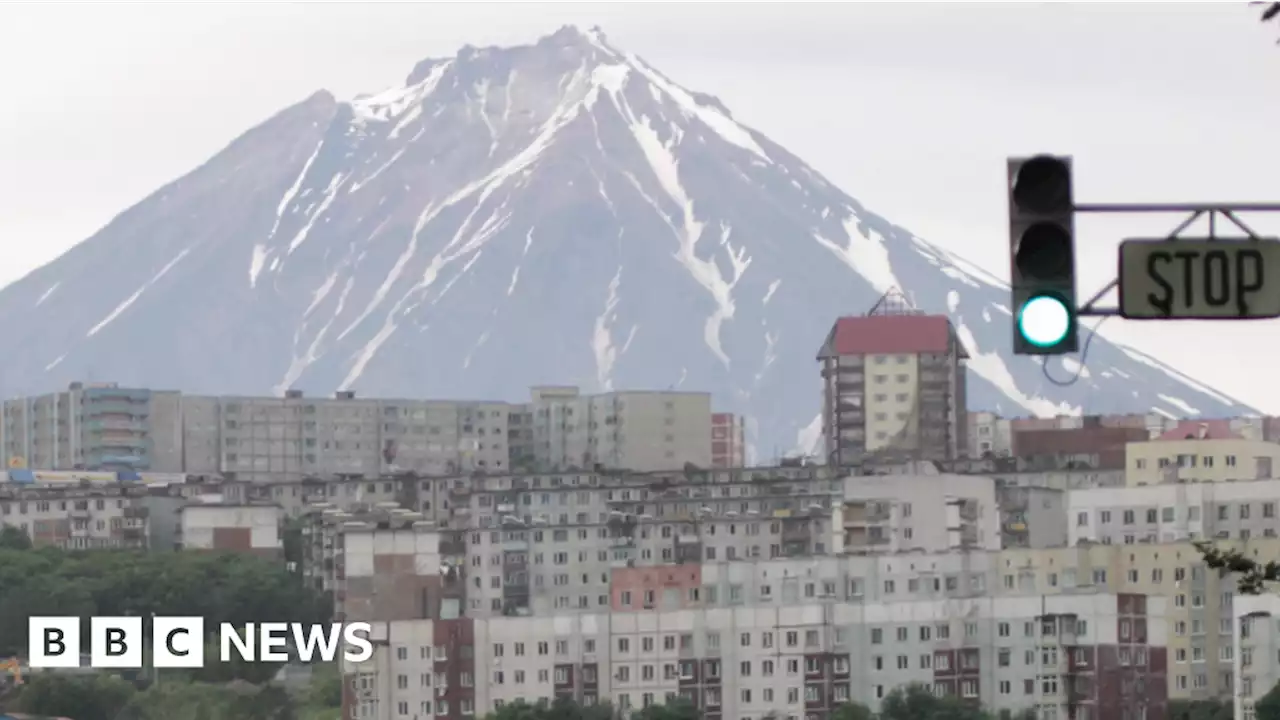 Klyuchevskaya Sopka: Climbers killed during a fall on Russian volcano