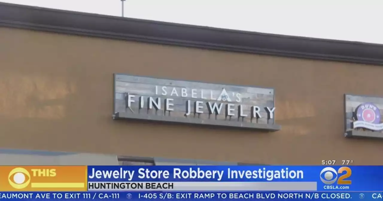 Police investigate attempted armed robbery at jewelry store in Huntington Beach