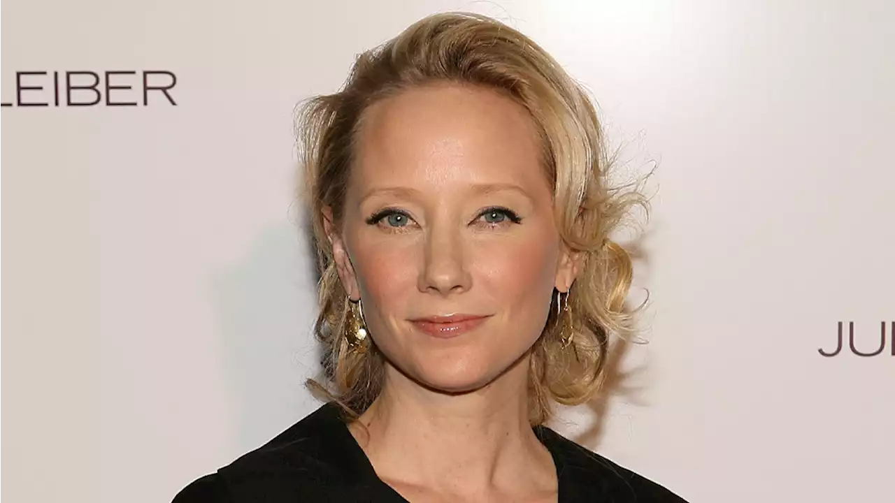 Anne Heche Was Trapped In Fiery Car For 45 Minutes After Crash