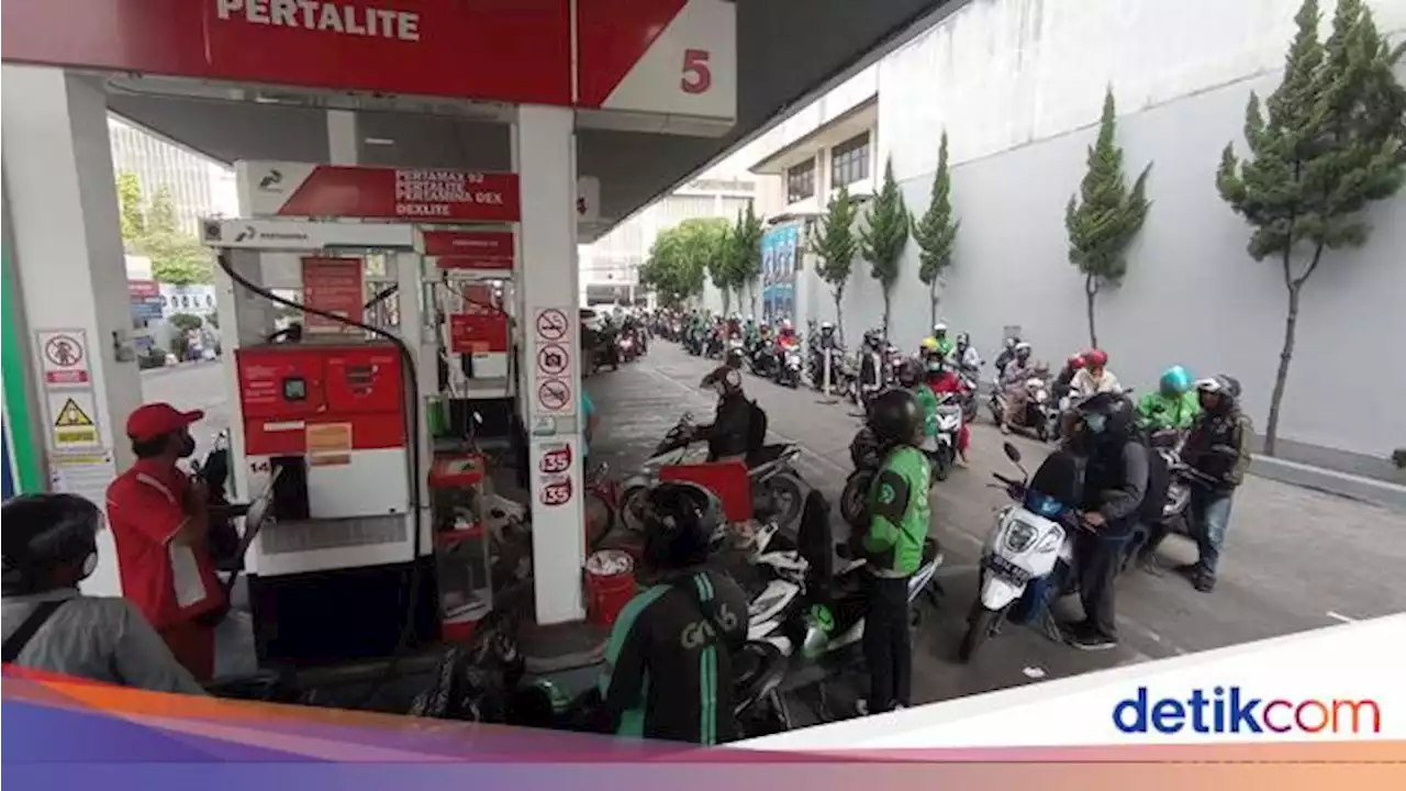 Cerita Ojol Bandung Terhalang 2 Motor Saat Berburu BBM Sebelum Naik