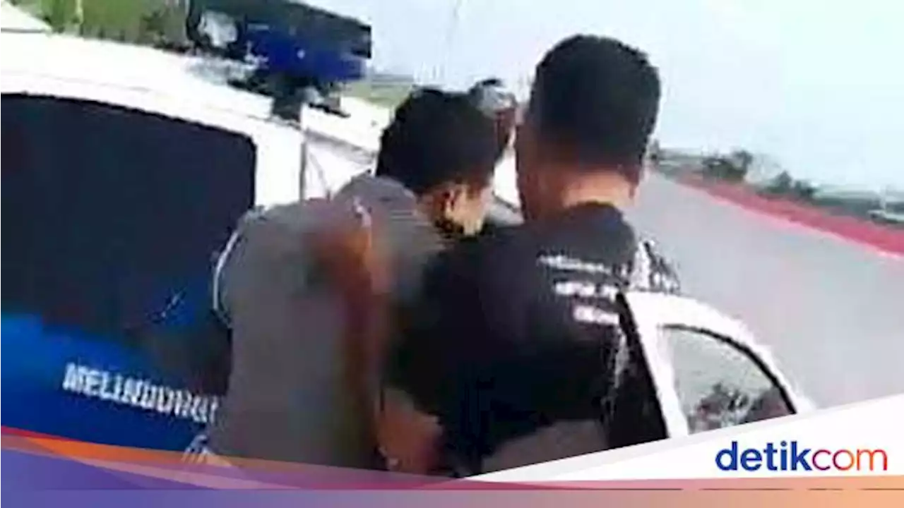 Viral Polisi PJR Tilang hingga Dituding Palak Sopir Pikap di Gresik