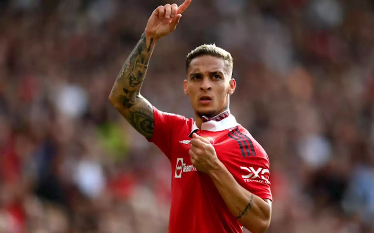 Antony scores on debut as Man Utd end Arsenal's perfect start
