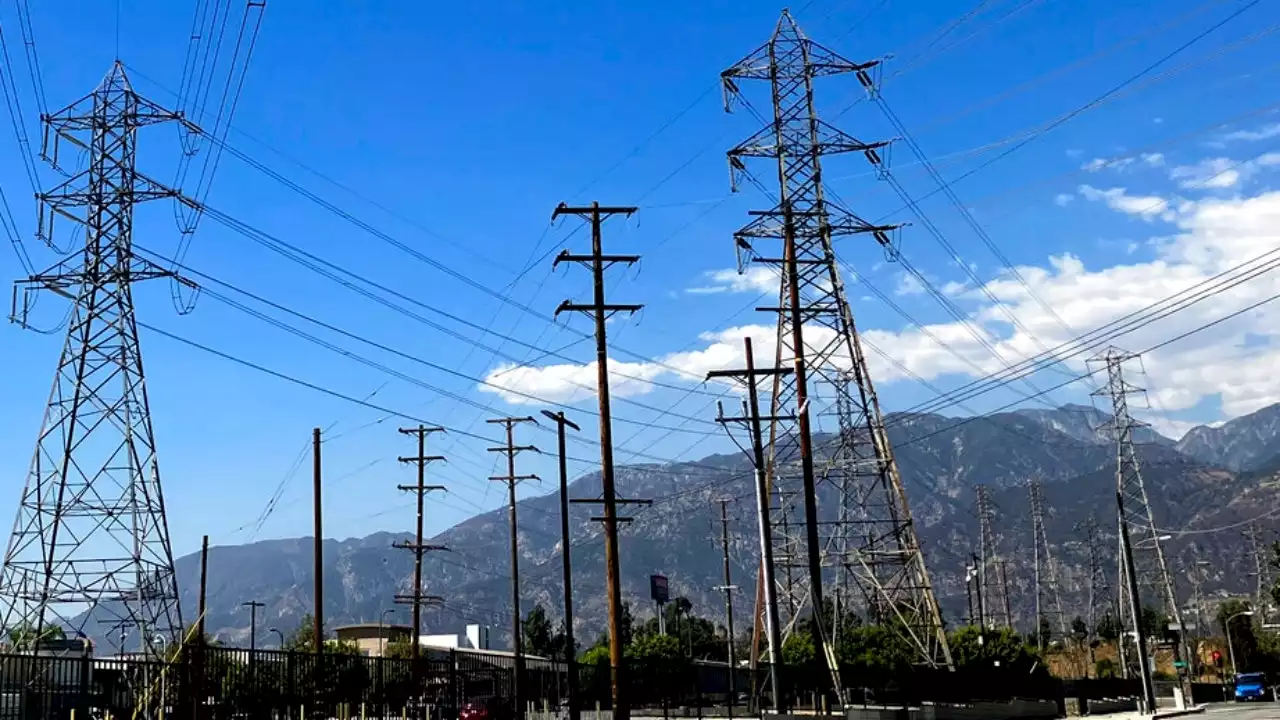 California residents asked to conserve again amid record heat days after state bans gas cars