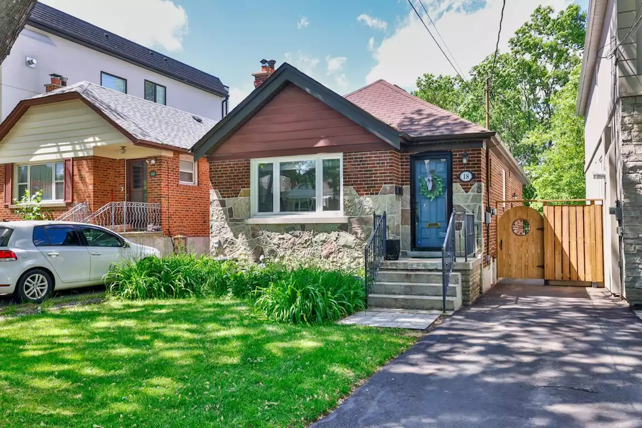 Updated Toronto bungalow fetches an extra $430,000 from one of 13 bidders