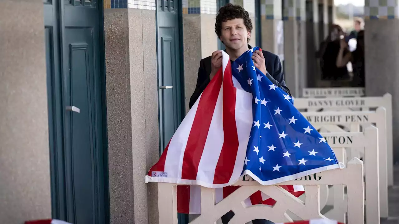 Jesse Eisenberg a inauguré sa cabine de plage à Deauville