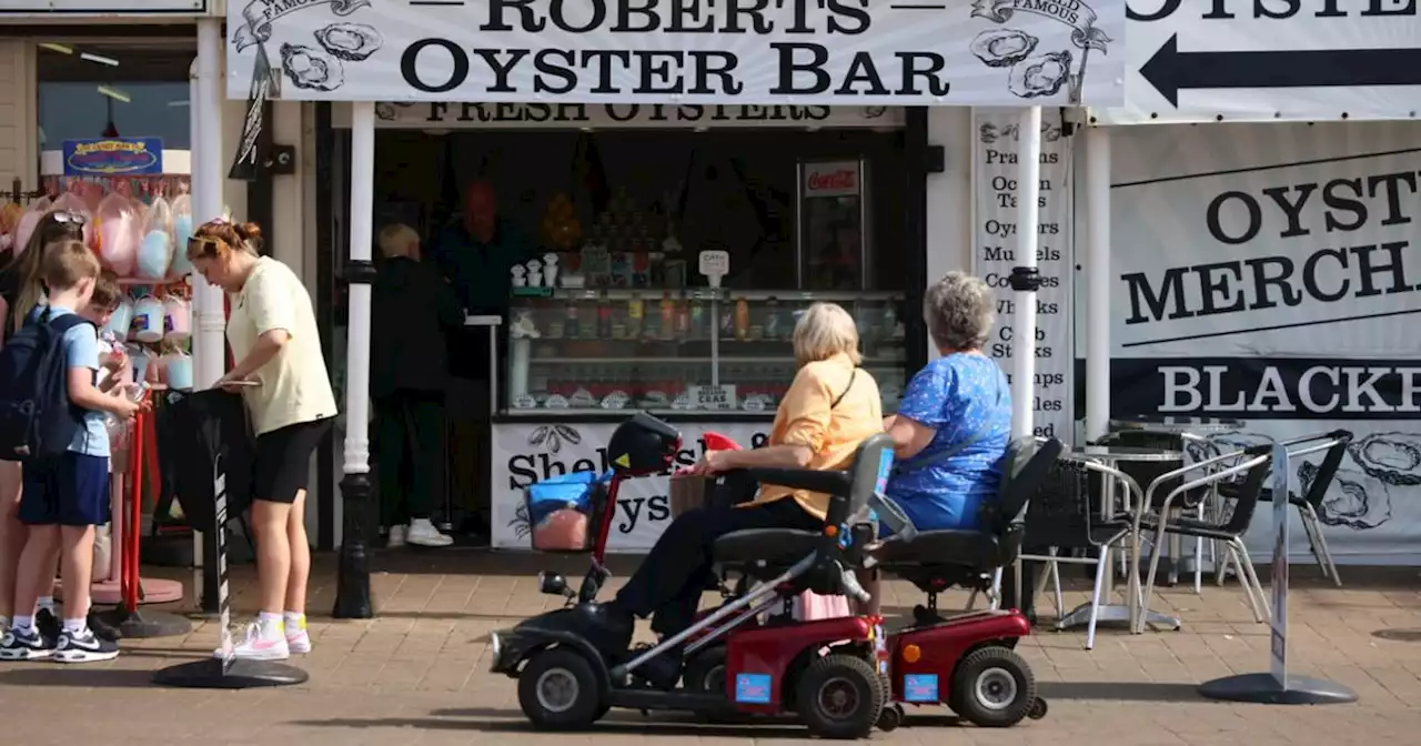 We tried world famous oyster bar with more than a hint of trepidation