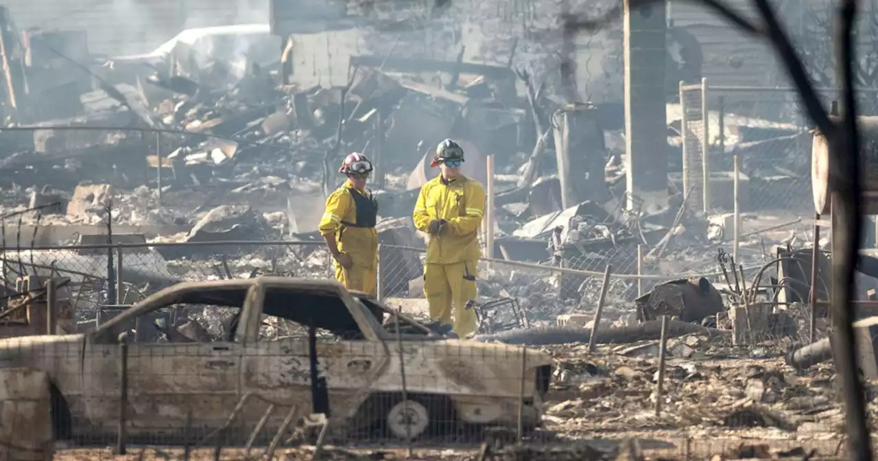 California wildfire destroys 100 homes and other buildings