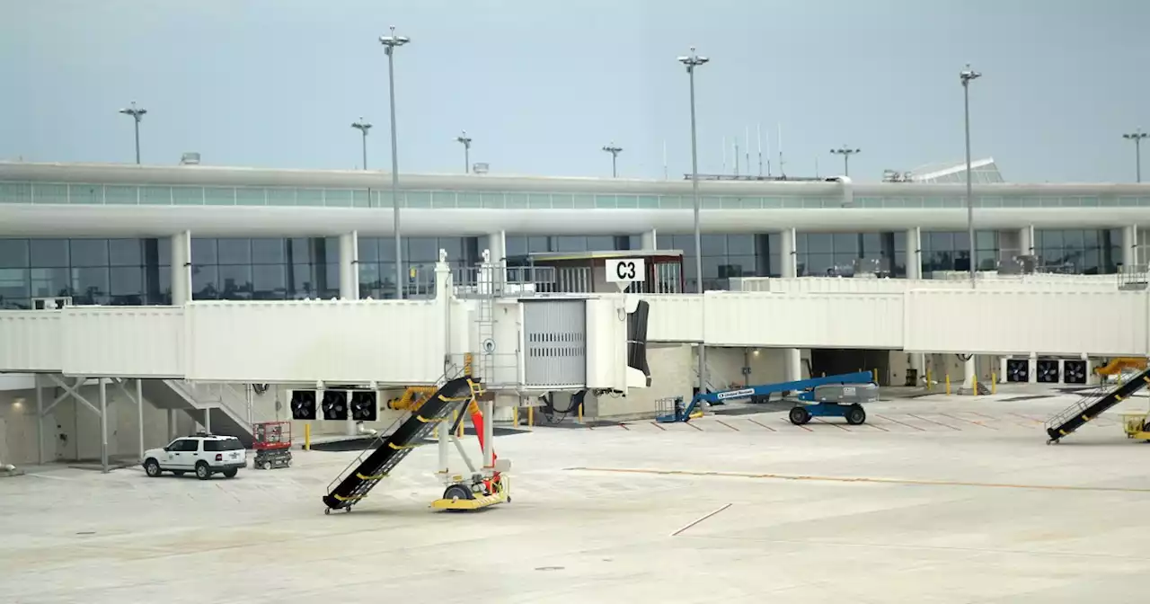 Ground worker at New Orleans airport killed in machinery accident