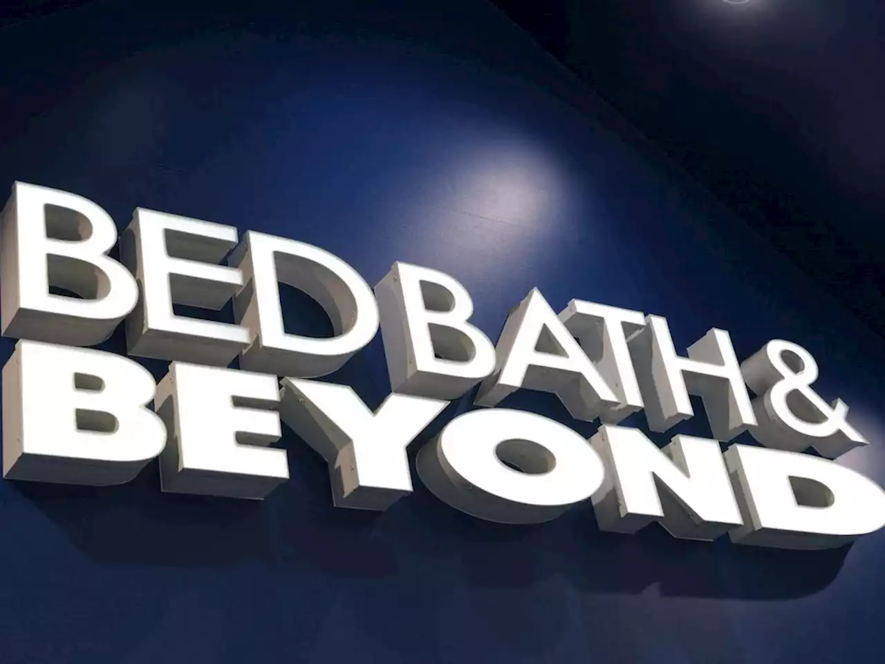 Bed Bath &amp; Beyond CFO plunges to death at New York's Jenga tower