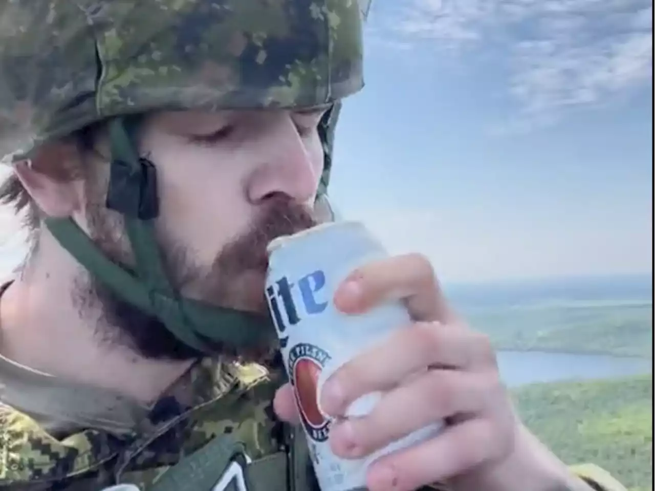 BEER FLOAT: Video of Canadian soldier parachuting while drinking a beer under CF investigation