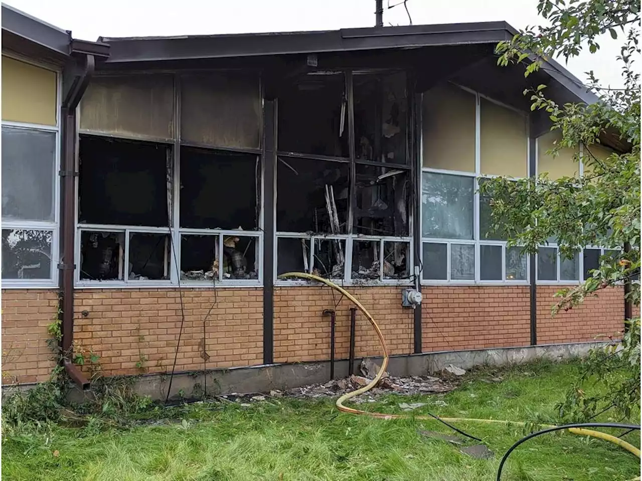 SARSFIELD: Two-alarm fire at vacant school under control