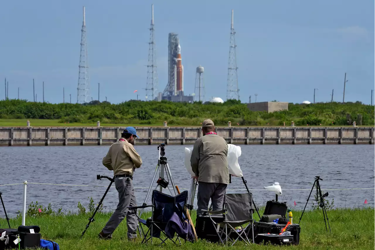 Nasa delays third attempt to launch historic moon mission due to fuel leaks