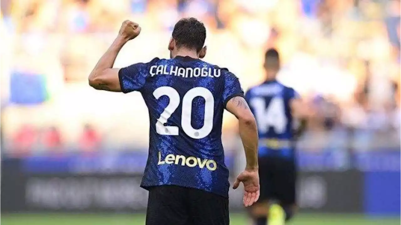 VIDEO: Calhanoglu Enggan Jabat Tangan Theo Hernandez