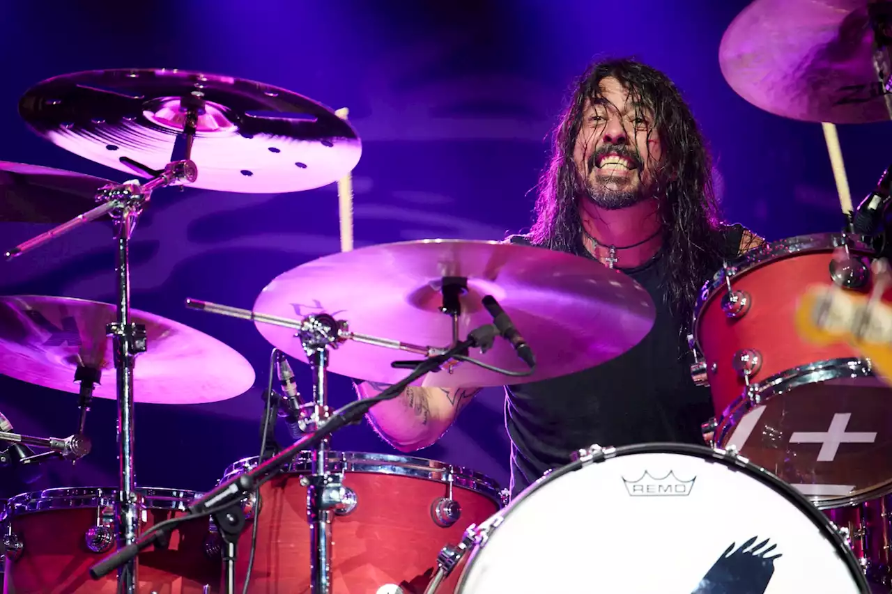 Foo Fighters and family, friends stage tribute to Taylor Hawkins