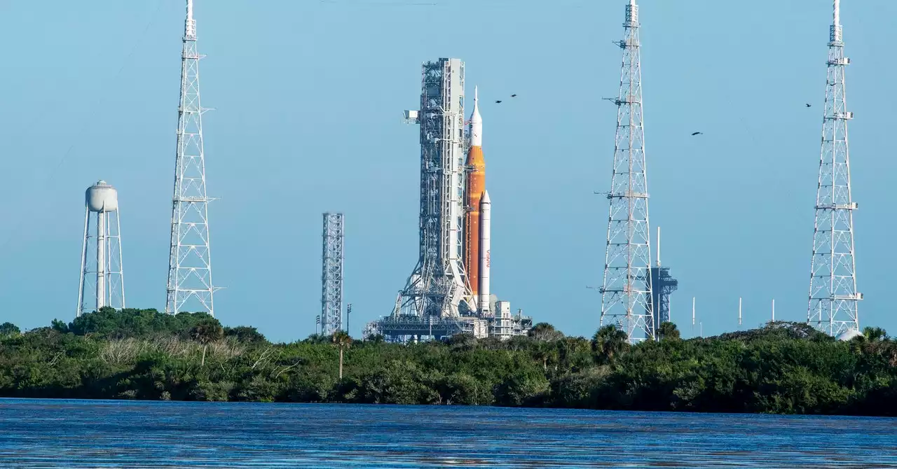 NASA’s Giant Moon-bound Rocket Is Grounded for Repairs