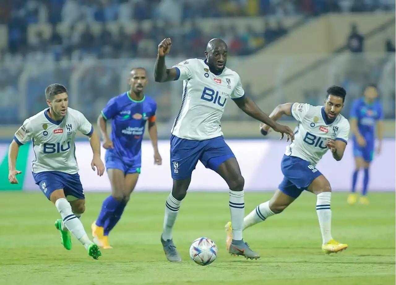 الهلال يسطع للمرة 11