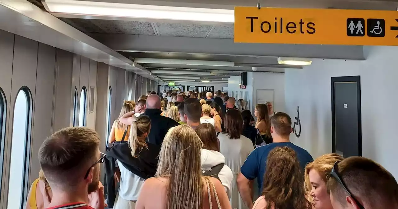 'It's ridiculous': Passengers wait almost two hours at airport passport control