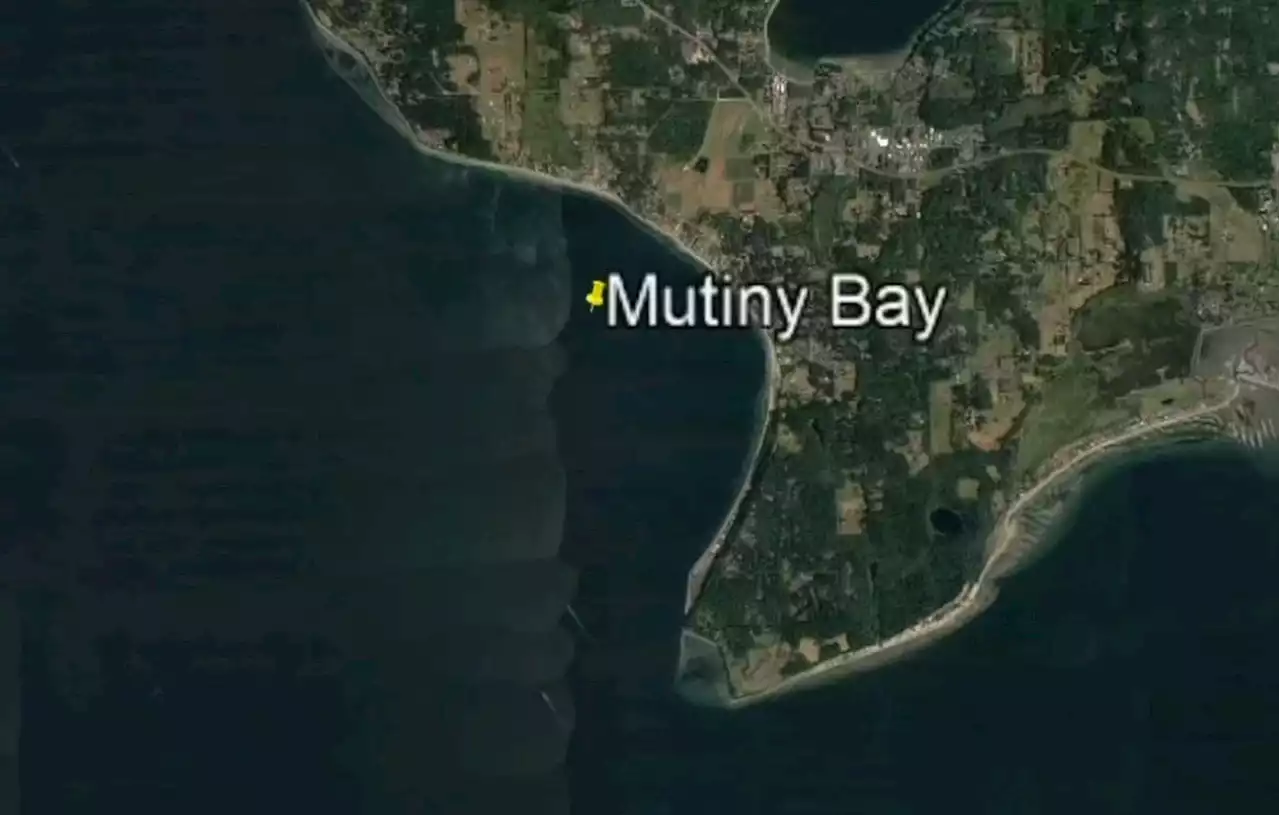 1 dead, 9 unaccounted for after float plane crashes in Mutiny Bay off Whidbey Island