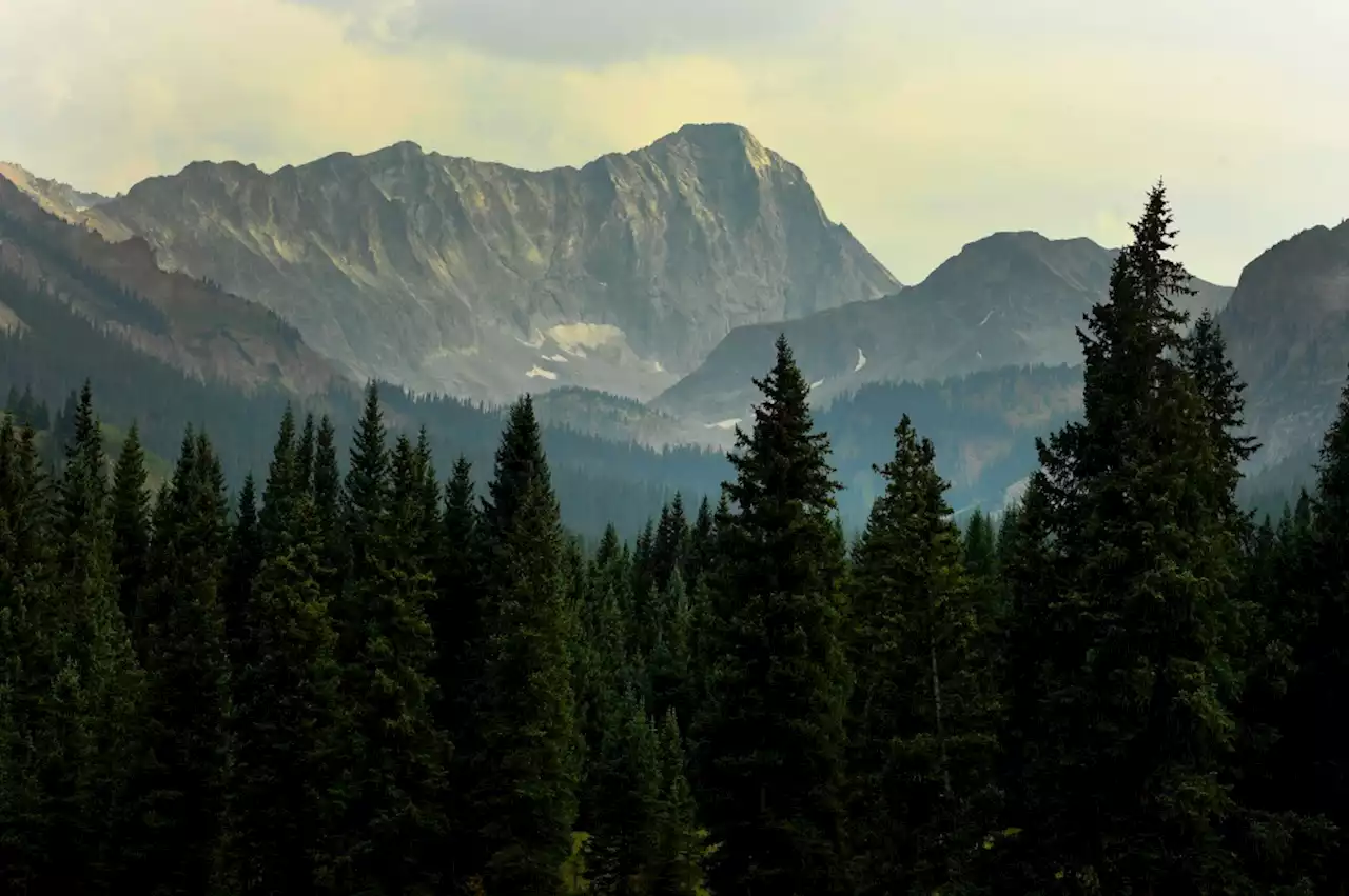 Woman dies in fall from Capitol Peak; rescue crews recover her body