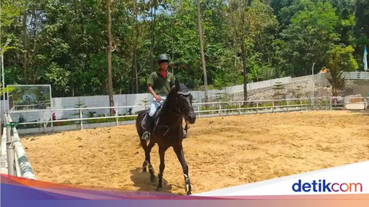 Asyiknya Berkuda Bak Koboi di Istana Stable Majalengka