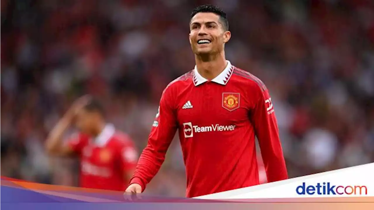 Senyum Cristiano Ronaldo yang Kembali Jadi Pemain Pengganti