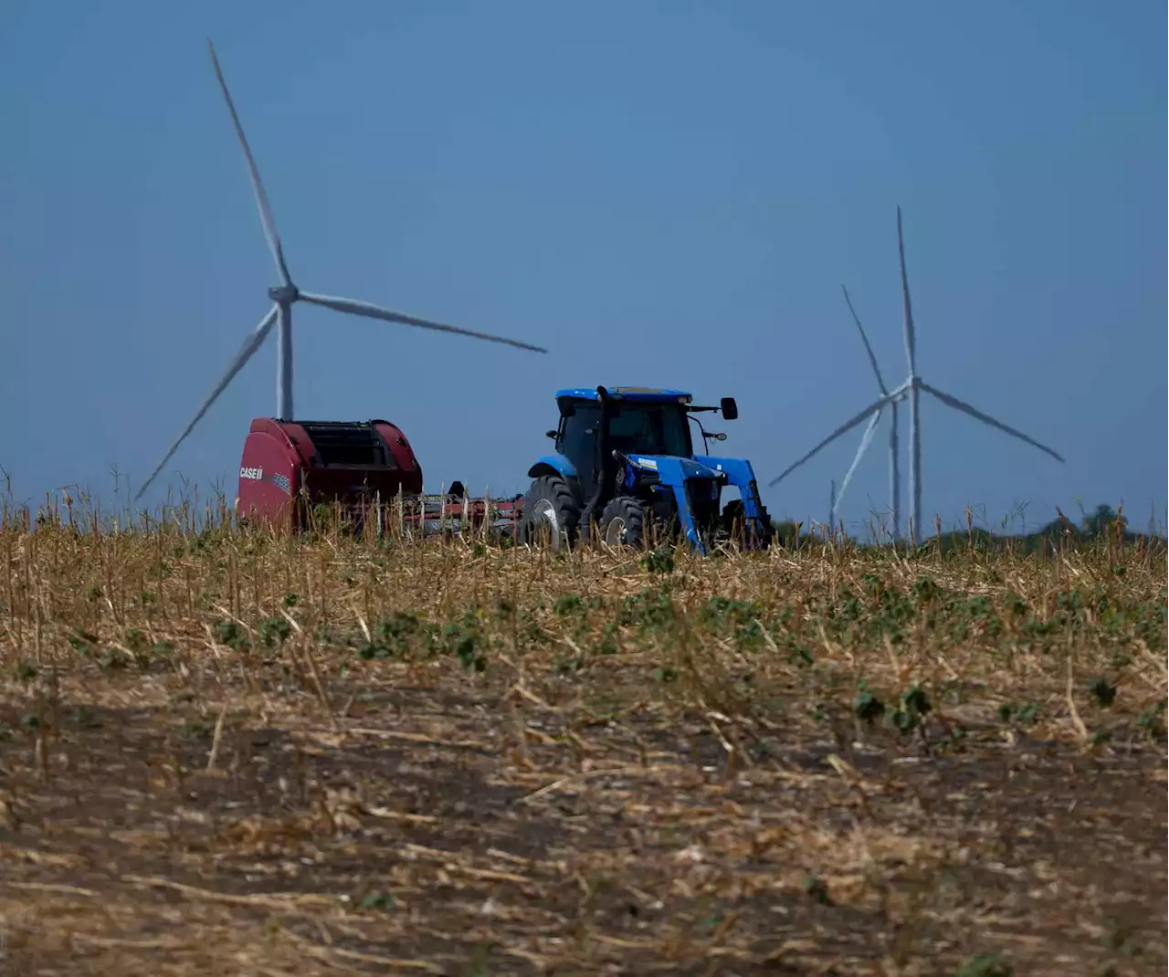 Central Texas landowners pick up wind turbine deals as politicians rail against renewable energy