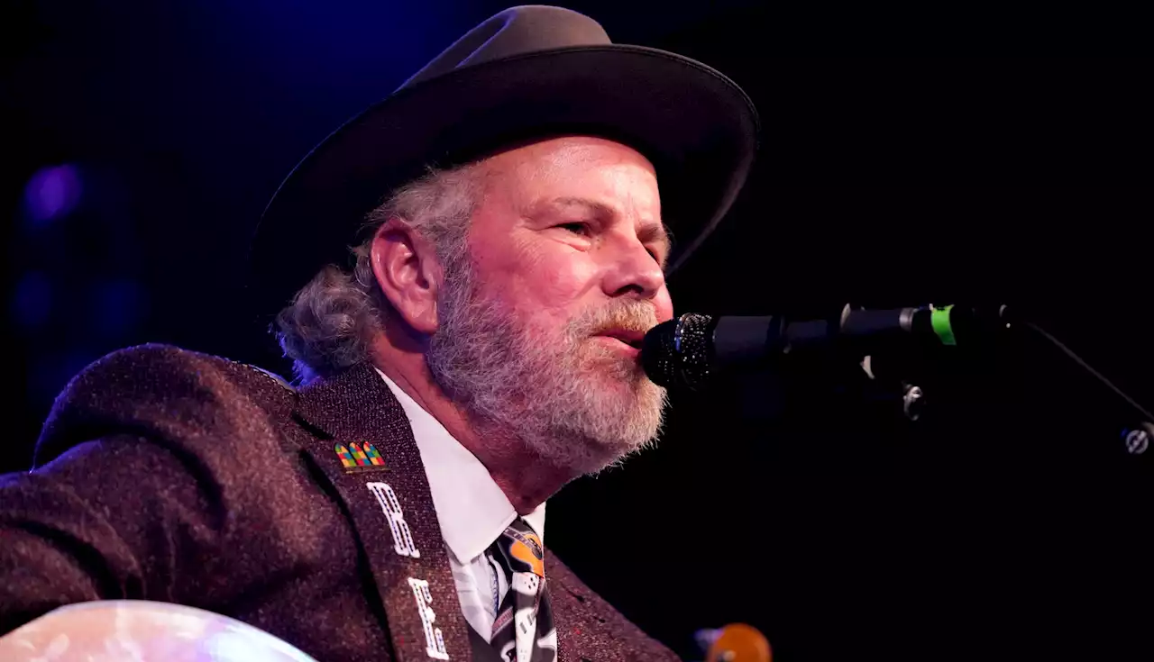 The party ends on a high note for Robert Earl Keen