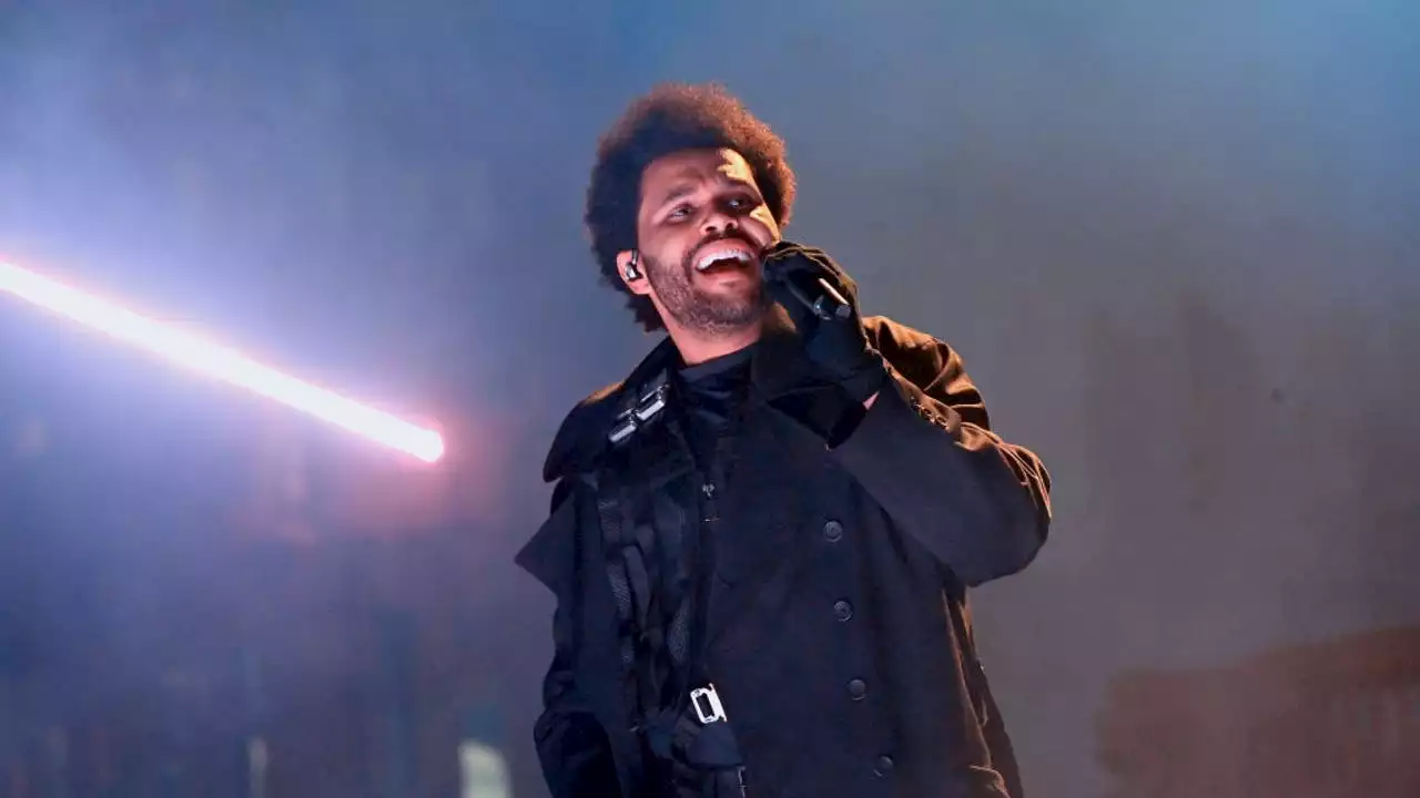 VIDEO: The Weeknd ends Los Angeles concert early after losing voice