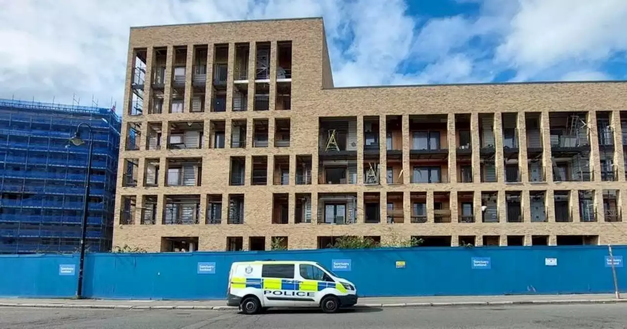 Glasgow neighbours find man's body on street after 'fall from scaffolding'