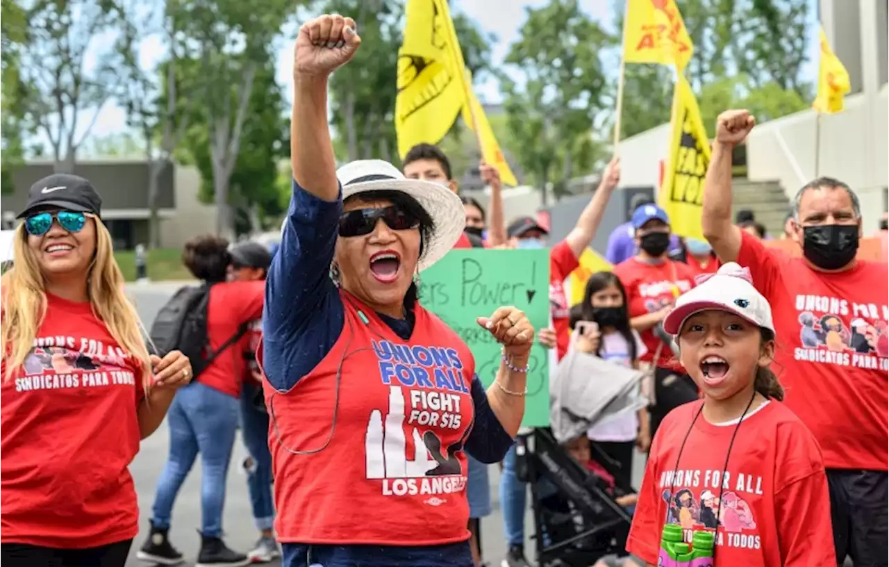 Newsom signs fast-food worker measure on Labor Day