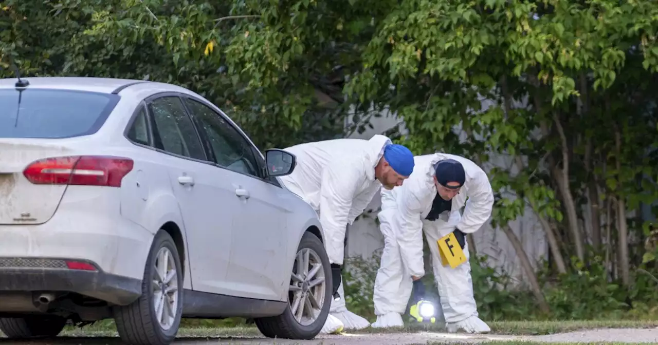 Canadian police hunt for two suspects in stabbings that killed 10, injured 15