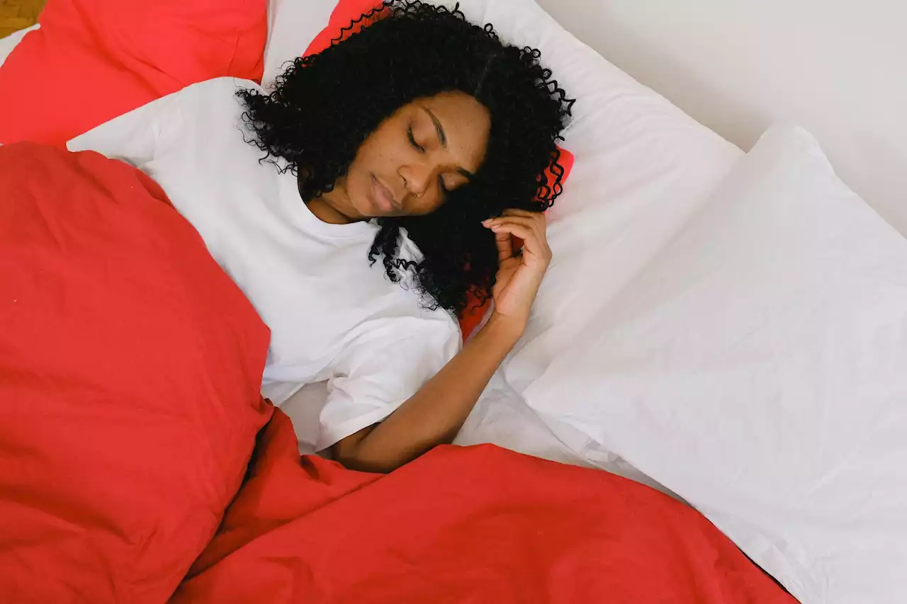 As Black Americans struggle to get a good night sleep, international research details the benefits of proper rest - New York Amsterdam News