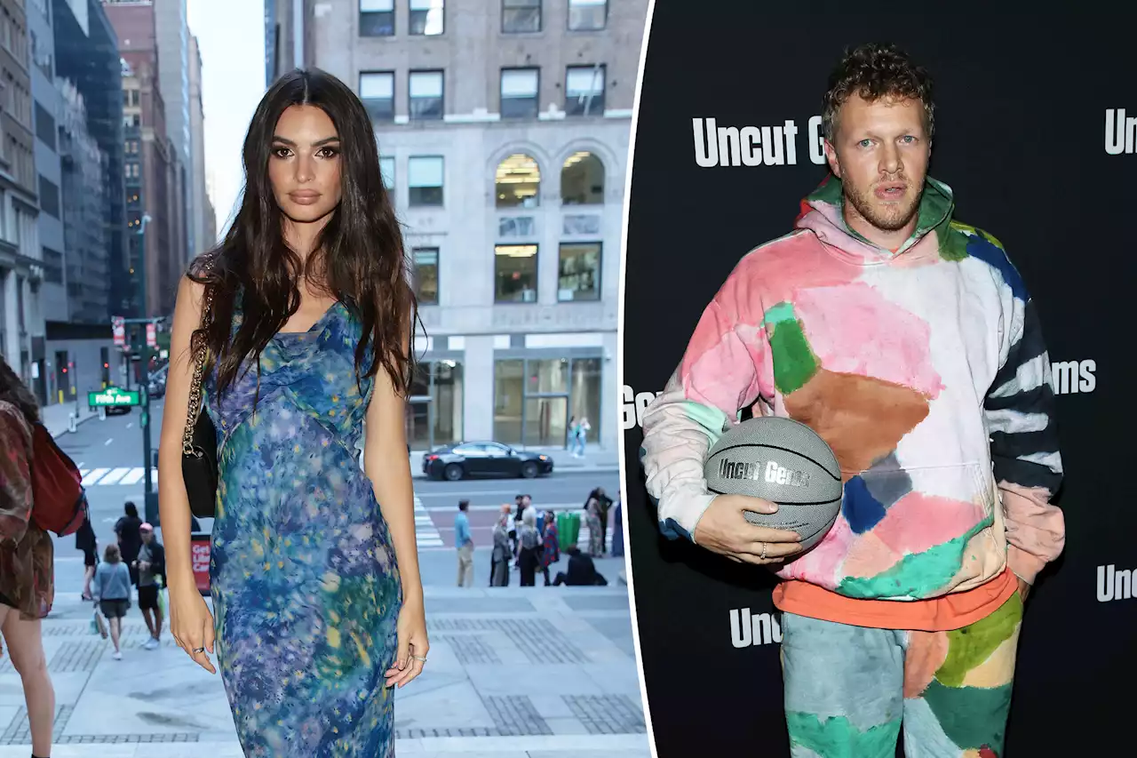 Emily Ratajkowski shades ‘ugly men’ amid Sebastian Bear-McClard split