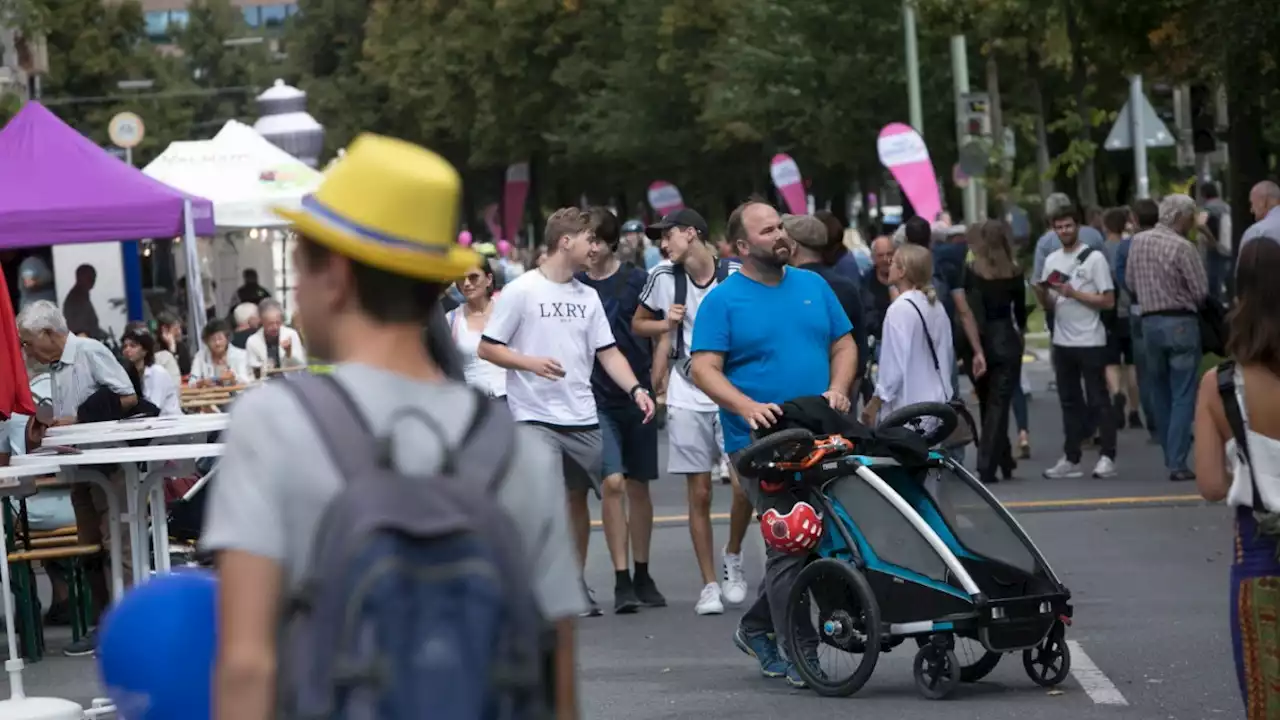 Münchner Isarinselfest: Familien feiern wie vor der Pandemie