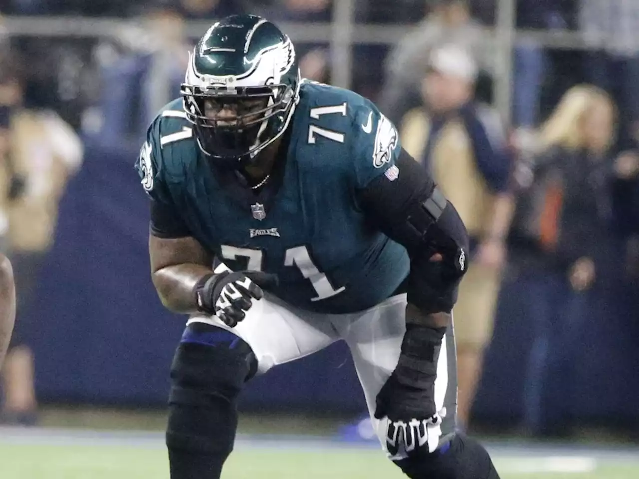 Cowboys sign old rival LT Jason Peters with Tyron Smith out