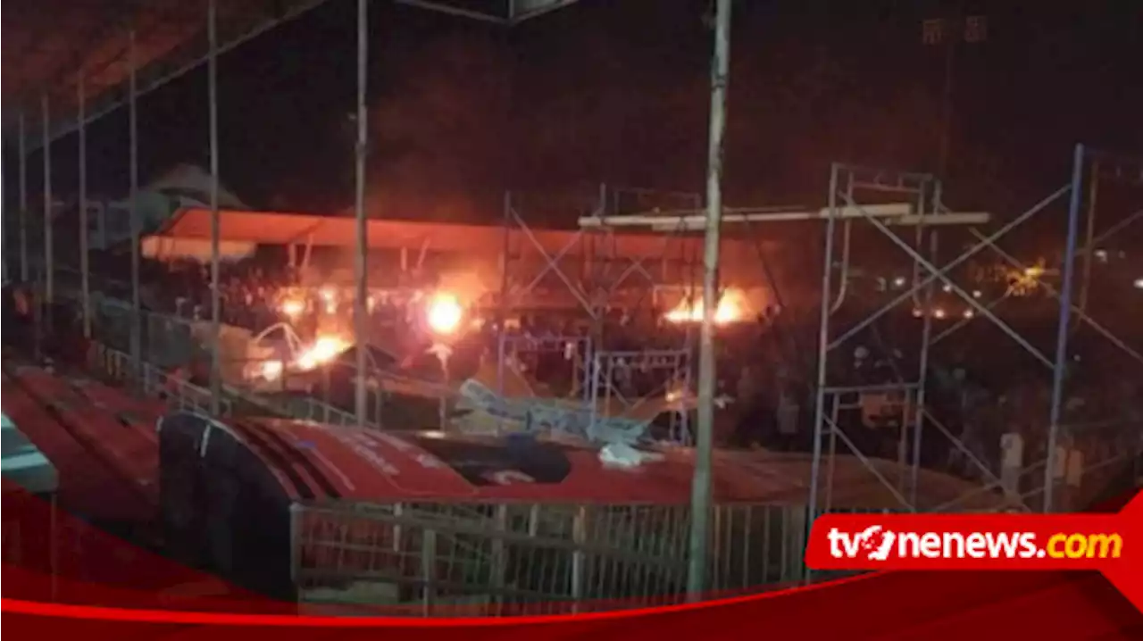 Laga Persiraja Vs PSMS Batal Karena Lampu Mati, Penonton Bakar Fasilitas Stadion