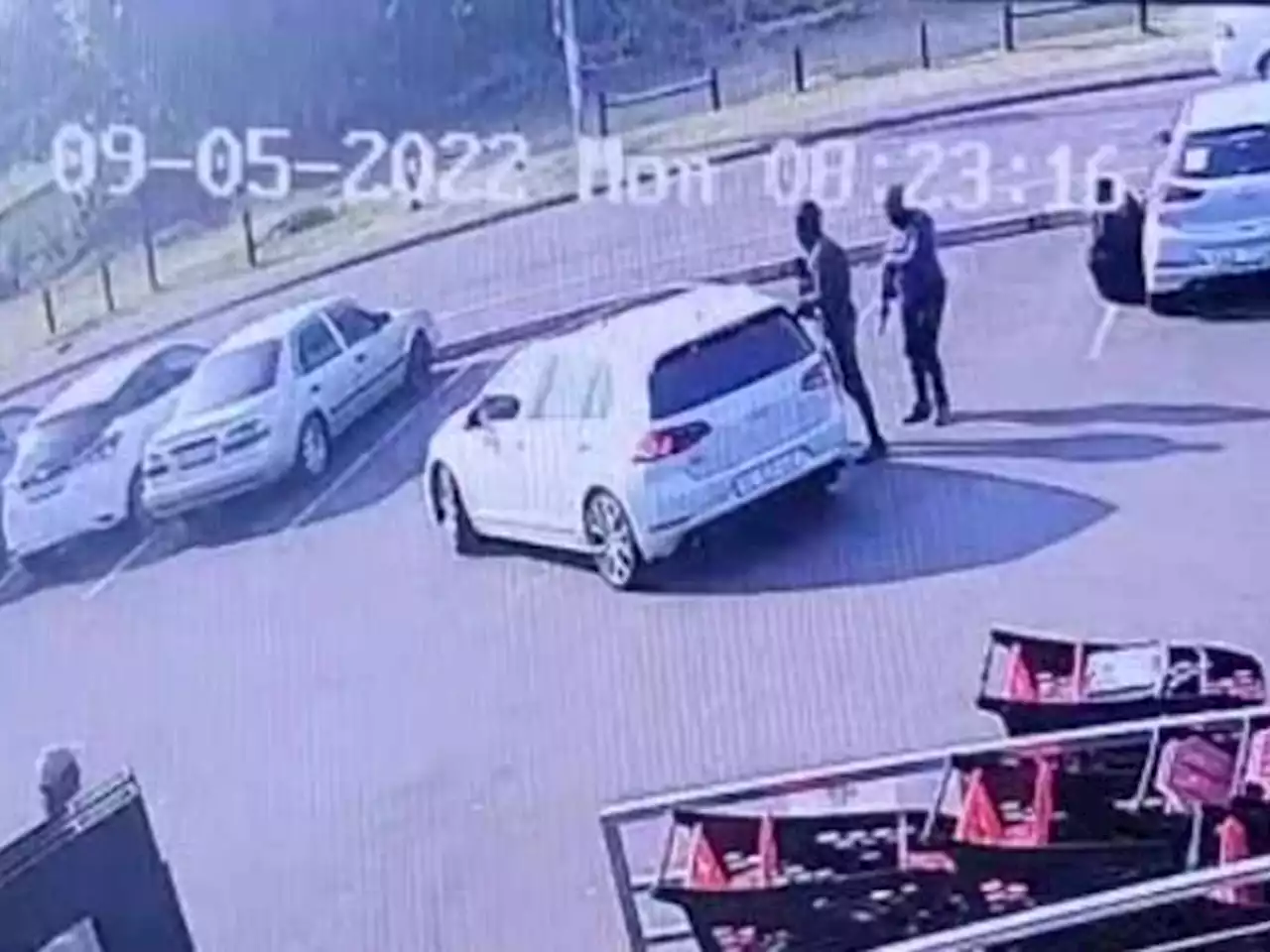 No Shame As Early Morning Durban Hijackers Hit Parking Lot [Video]