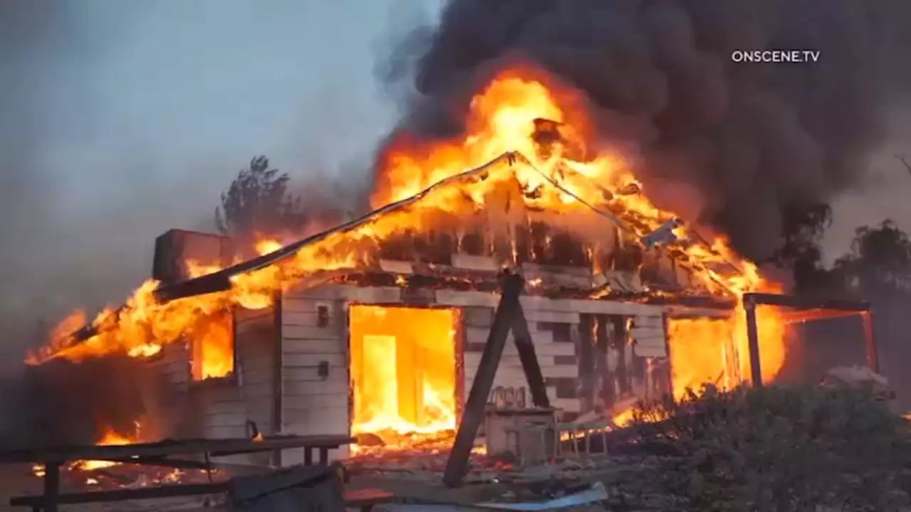 Fairview Fire: 2 people killed, thousands evacuated as wildfire in SoCal burns 2,000 acres