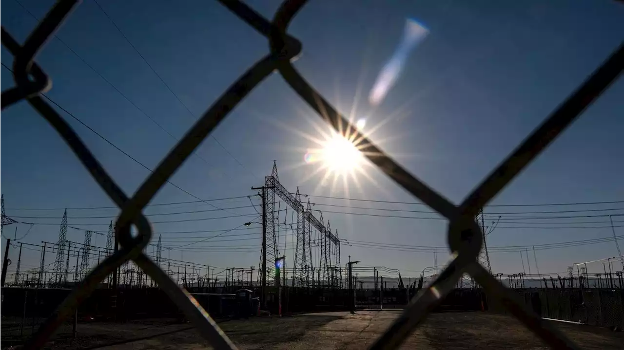 Thousands without power in California's Bay Area as record heat wave roasts U.S. West