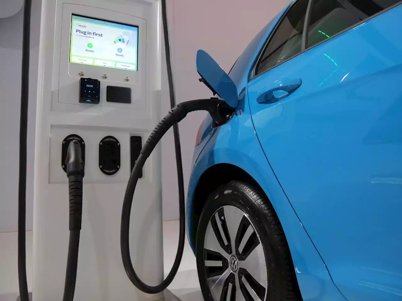 Canada lagging behind most of its peers in 'EV readiness': EY study