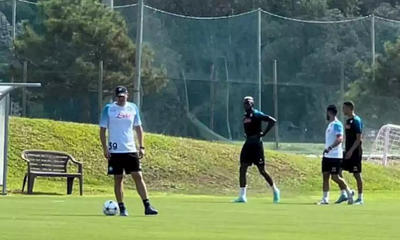 Napoli, l’allenamento prima del Liverpool: Lozano recuperato, Osimhen ancora fuori e in dubbio VIDEO