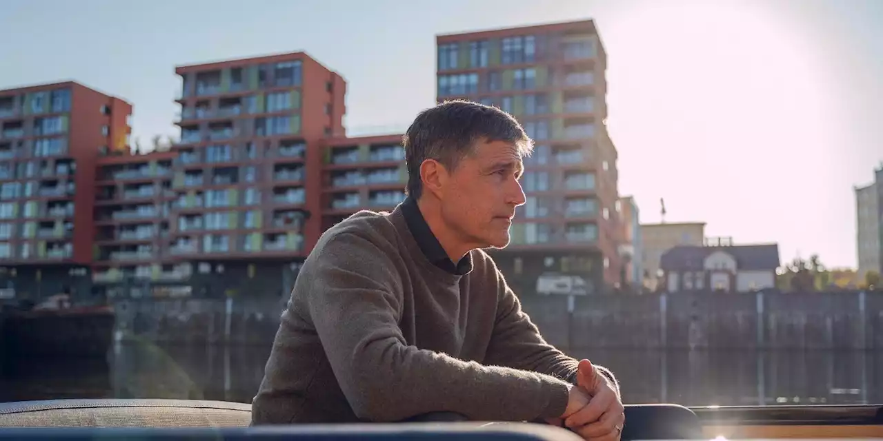 'Last Light' Review: Matthew Fox's Return to Television Is a Disaster of Its Own Making