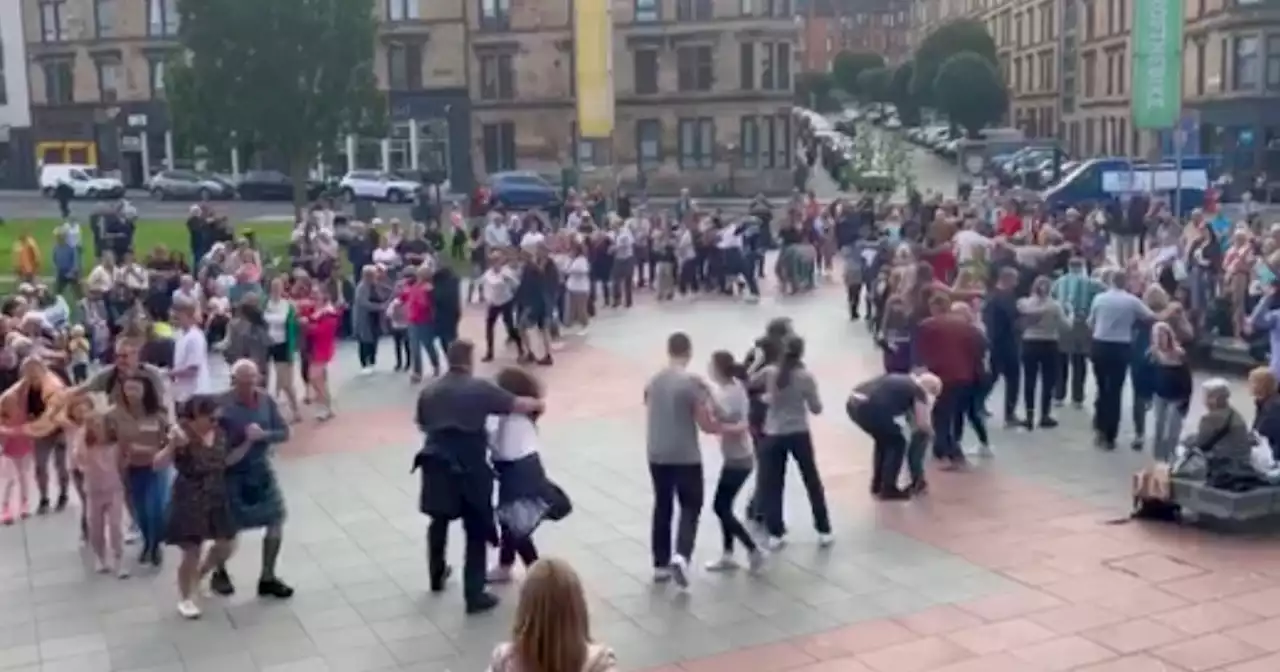 Dozens of Glaswegians take part in Gay Gordons outside Kelvingrove Art Gallery