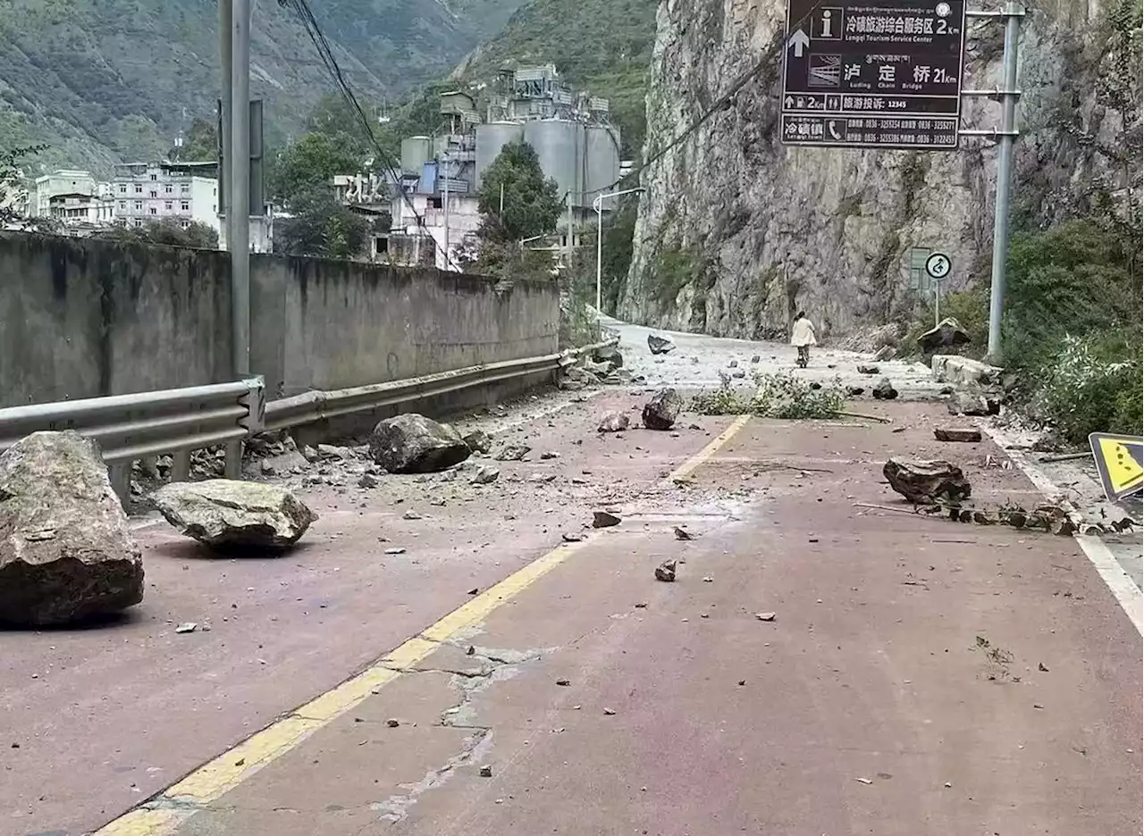 Earthquake kills 65, triggers landslides in southwest China