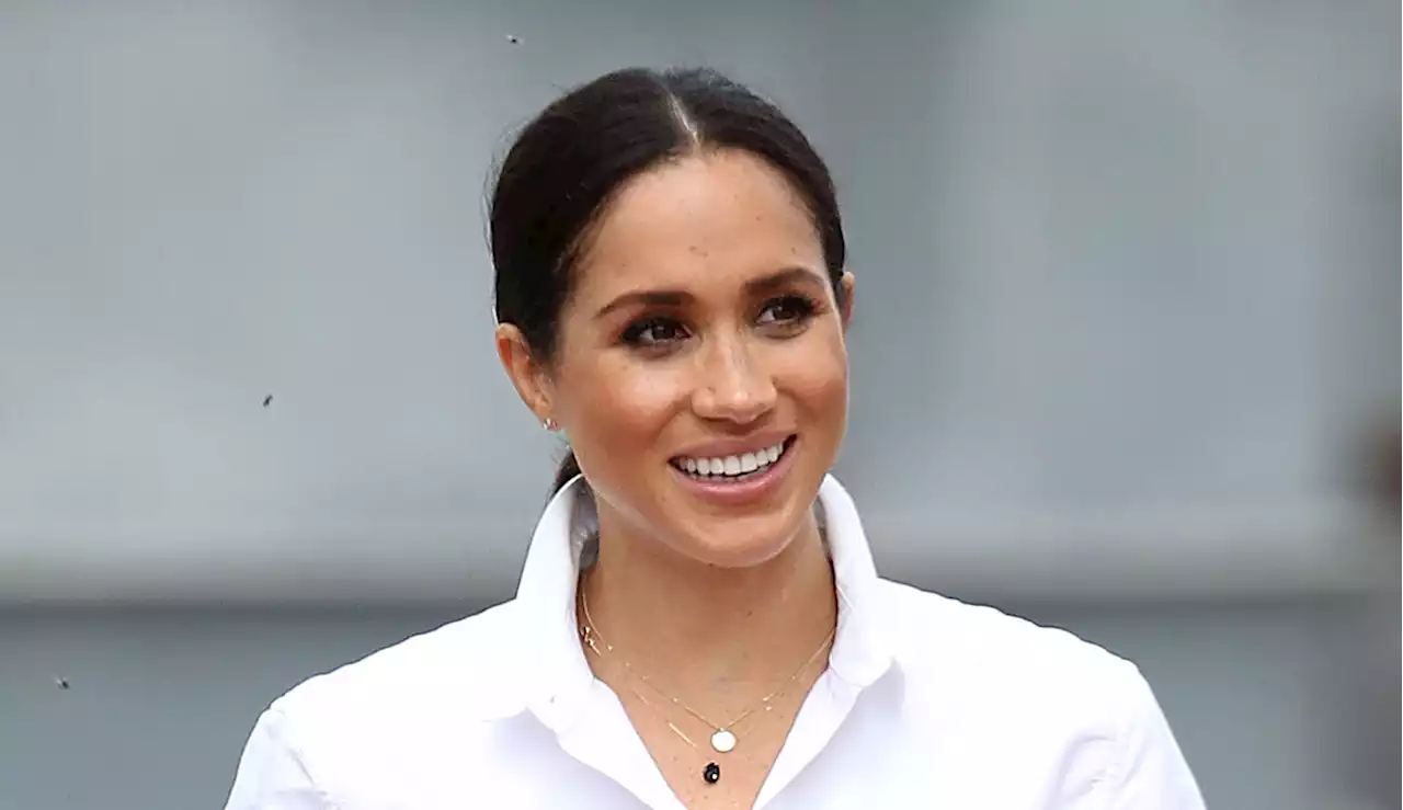 How To Recreate Meghan Markle's Low Bun | Well+Good