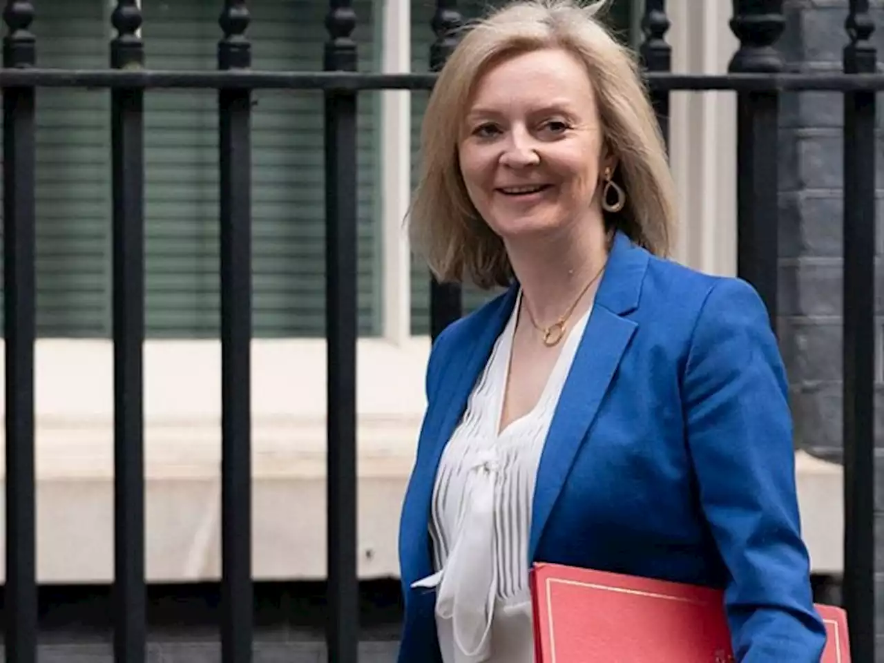 Liz Truss Resmi Gantikan Boris Johnson sebagai Perdana Menteri Inggris